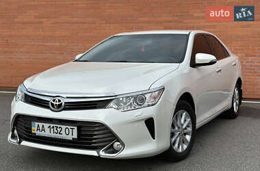 Седан Toyota Camry 2015 в Києві