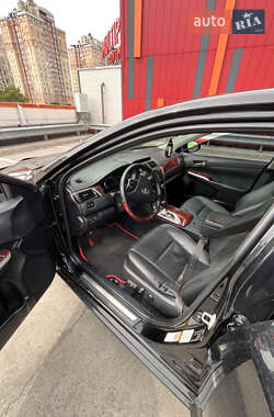 Седан Toyota Camry 2012 в 