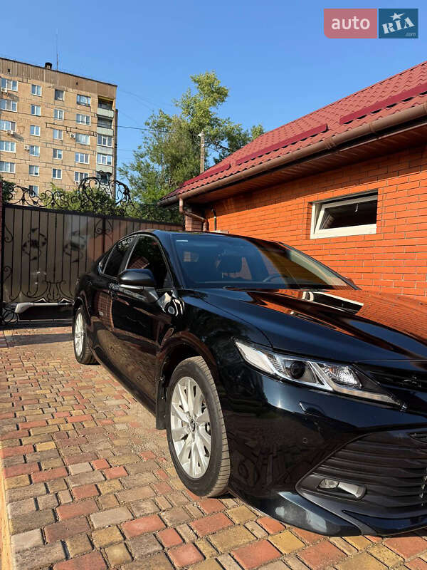 Toyota Camry 2019