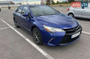 Седан Toyota Camry 2015 в Киеве