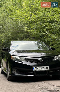Седан Toyota Camry 2014 в Житомире