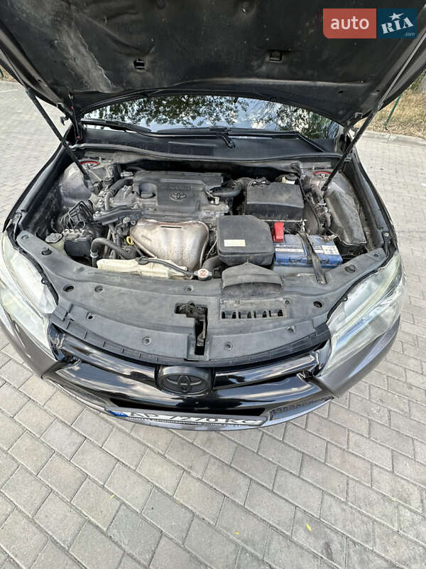 Седан Toyota Camry 2015 в Дніпрі
