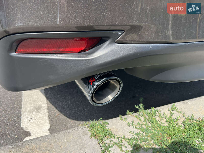 Седан Toyota Camry 2018 в Киеве