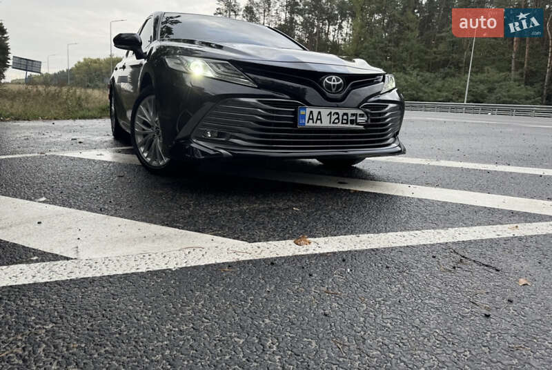 Седан Toyota Camry 2018 в Броварах
