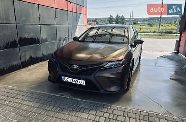 Седан Toyota Camry 2018 в 