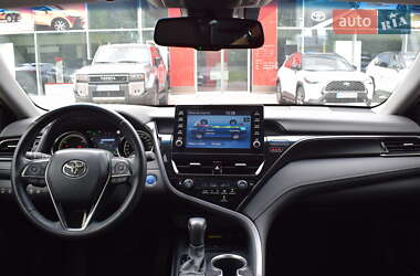 Седан Toyota Camry 2024 в 