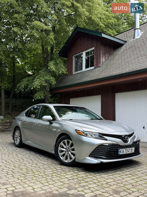 Toyota Camry 2018