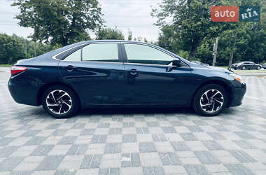 Седан Toyota Camry 2015 в Хмельницком