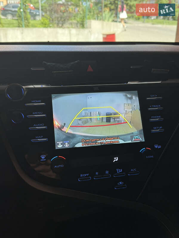 Седан Toyota Camry 2019 в Днепре
