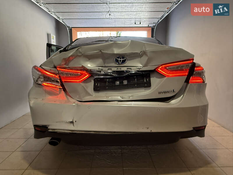Седан Toyota Camry 2019 в Днепре