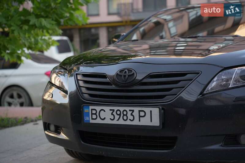 Седан Toyota Camry 2007 в Львові