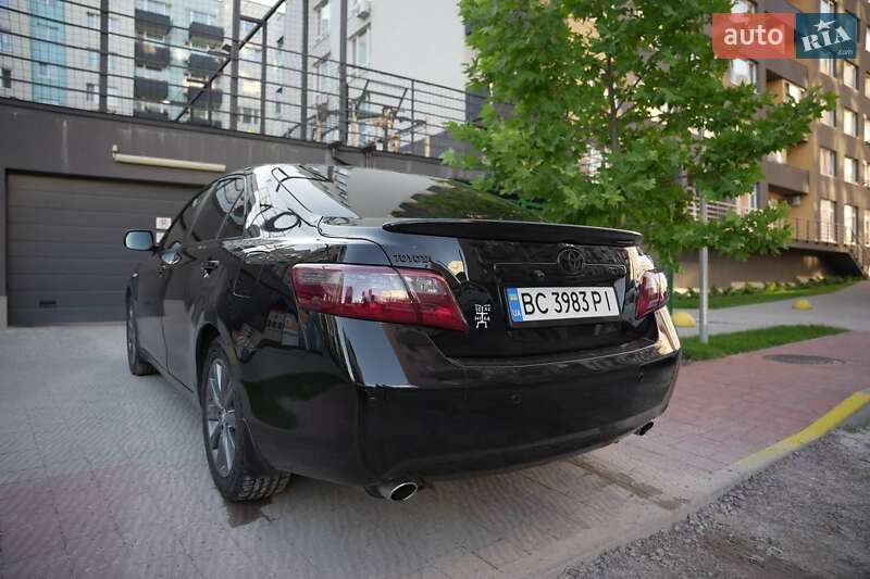 Седан Toyota Camry 2007 в Львові