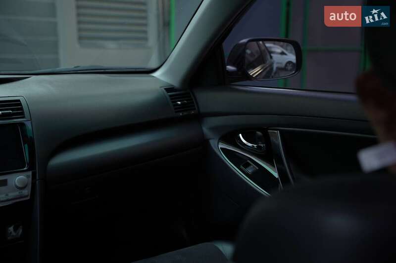 Седан Toyota Camry 2007 в Львові
