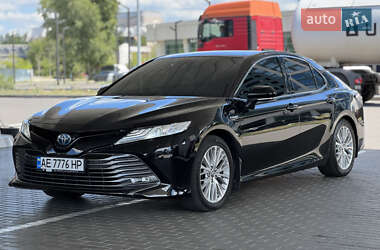 Седан Toyota Camry 2020 в Днепре