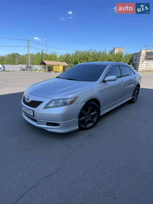 Седан Toyota Camry 2006 в Кривом Роге