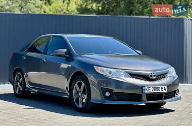 Седан Toyota Camry 2012 в Каменском