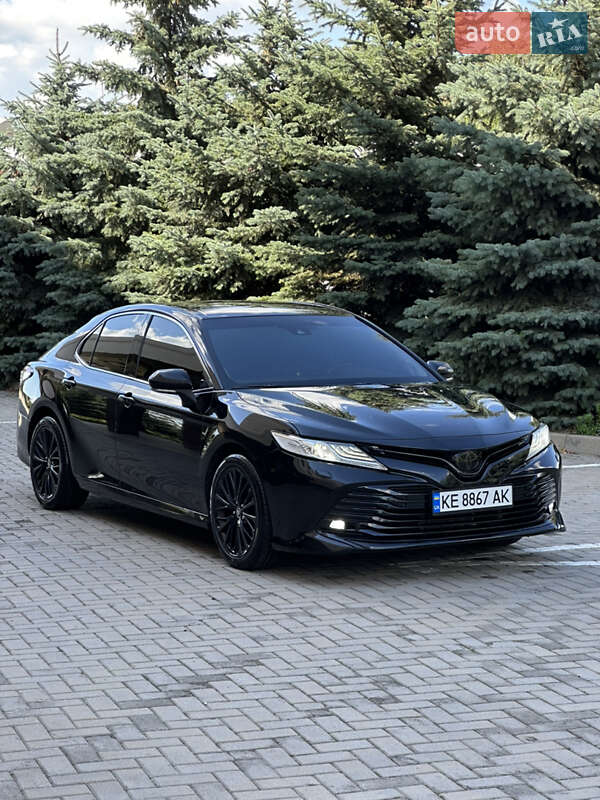 Седан Toyota Camry 2017 в Харькове