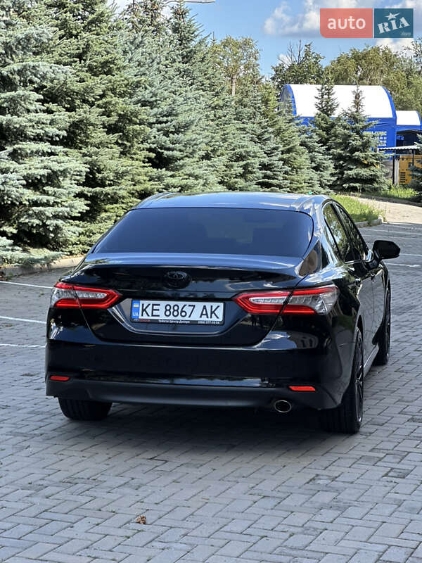 Седан Toyota Camry 2017 в Харькове