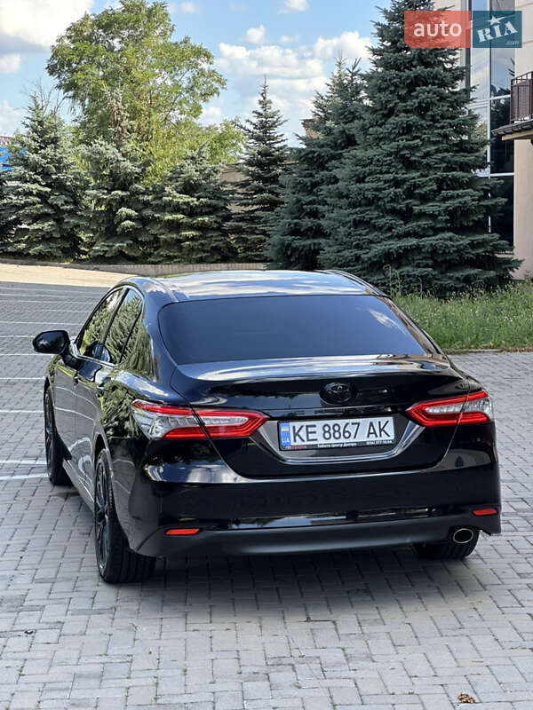 Седан Toyota Camry 2017 в Харькове