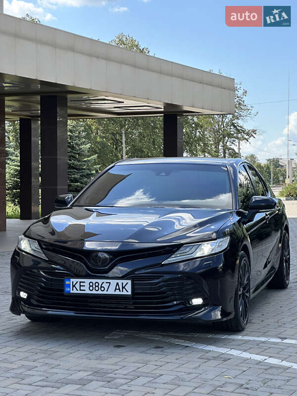 Седан Toyota Camry 2017 в Харькове