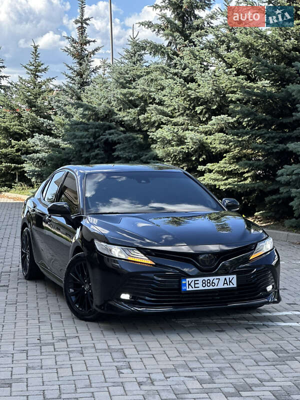 Седан Toyota Camry 2017 в Харькове