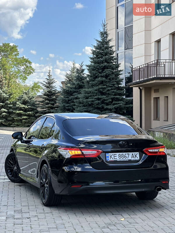 Седан Toyota Camry 2017 в Харькове