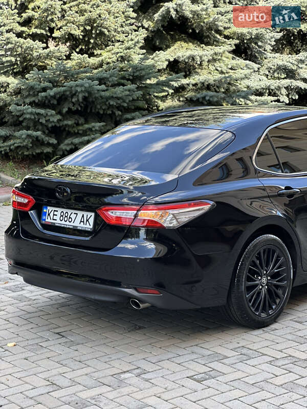 Седан Toyota Camry 2017 в Харькове