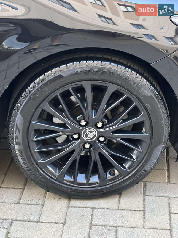 Седан Toyota Camry 2017 в Харькове