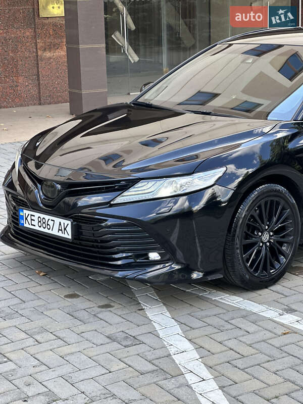 Седан Toyota Camry 2017 в Харькове