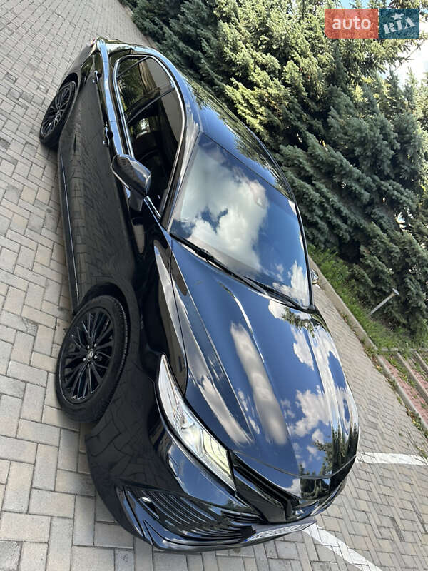 Седан Toyota Camry 2017 в Харькове