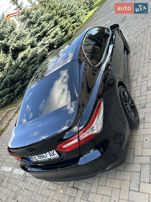 Седан Toyota Camry 2017 в Харькове