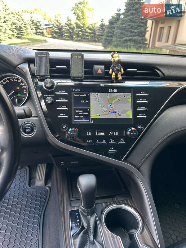 Седан Toyota Camry 2017 в Харькове