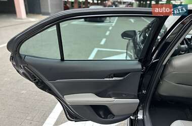 Седан Toyota Camry 2021 в 