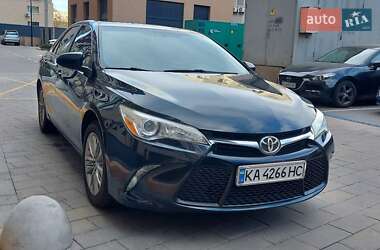 Седан Toyota Camry 2016 в Києві
