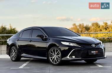Седан Toyota Camry 2021 в Києві