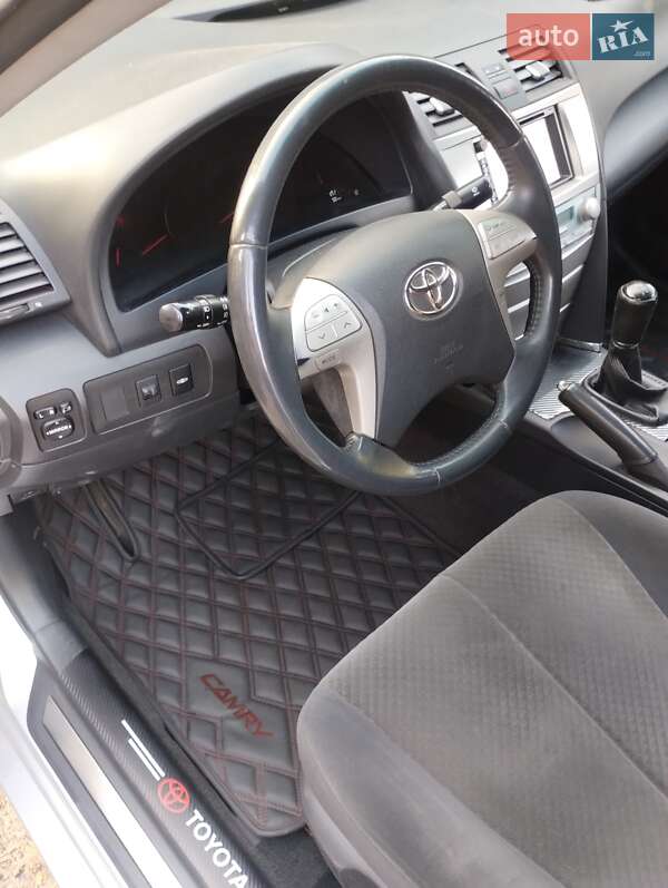 Седан Toyota Camry 2007 в Черкасах