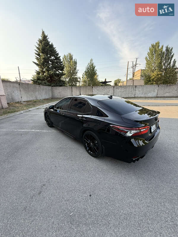 Седан Toyota Camry 2021 в Запорожье