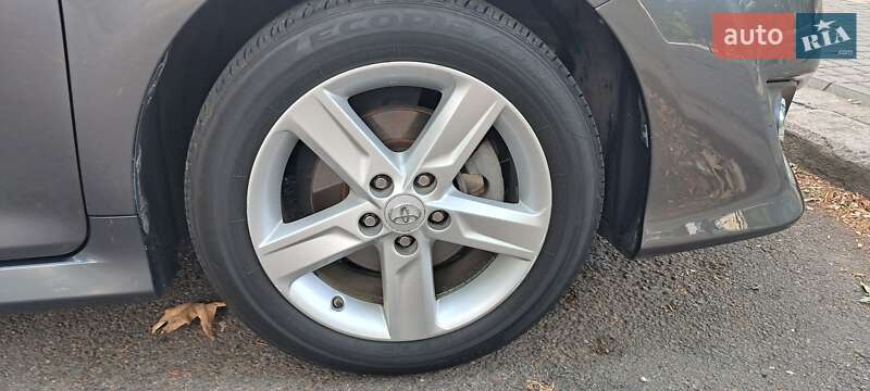 Седан Toyota Camry 2014 в Миколаєві