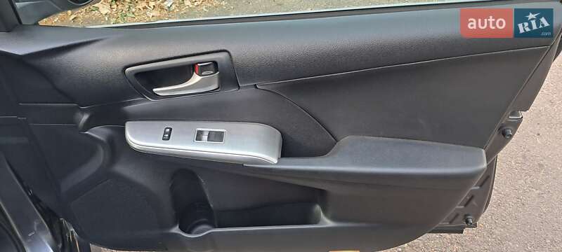 Седан Toyota Camry 2014 в Миколаєві