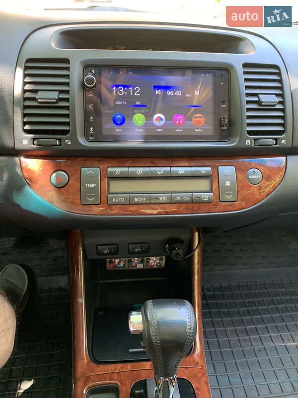 Седан Toyota Camry 2003 в Киеве