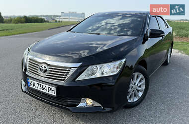 Седан Toyota Camry 2013 в Виннице