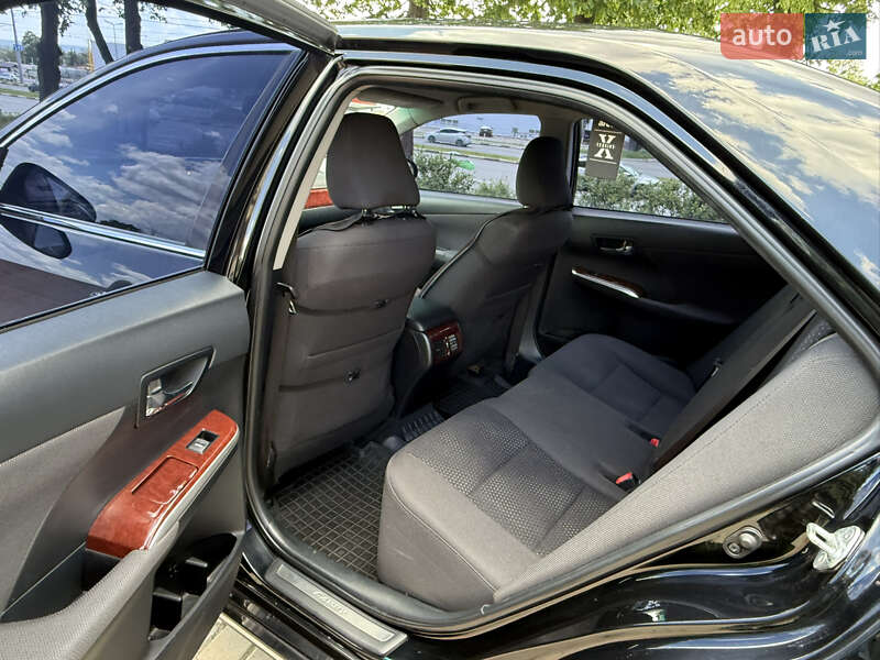 Седан Toyota Camry 2014 в Харькове
