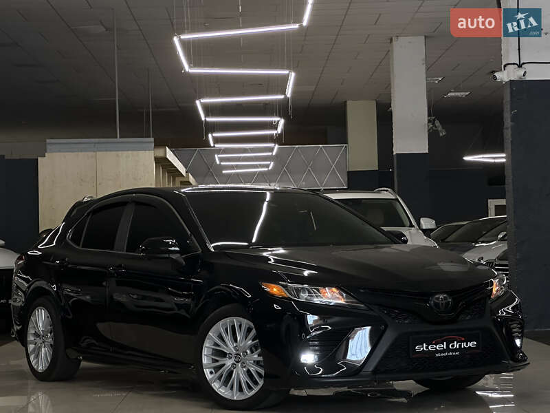 Седан Toyota Camry 2019 в Миколаєві