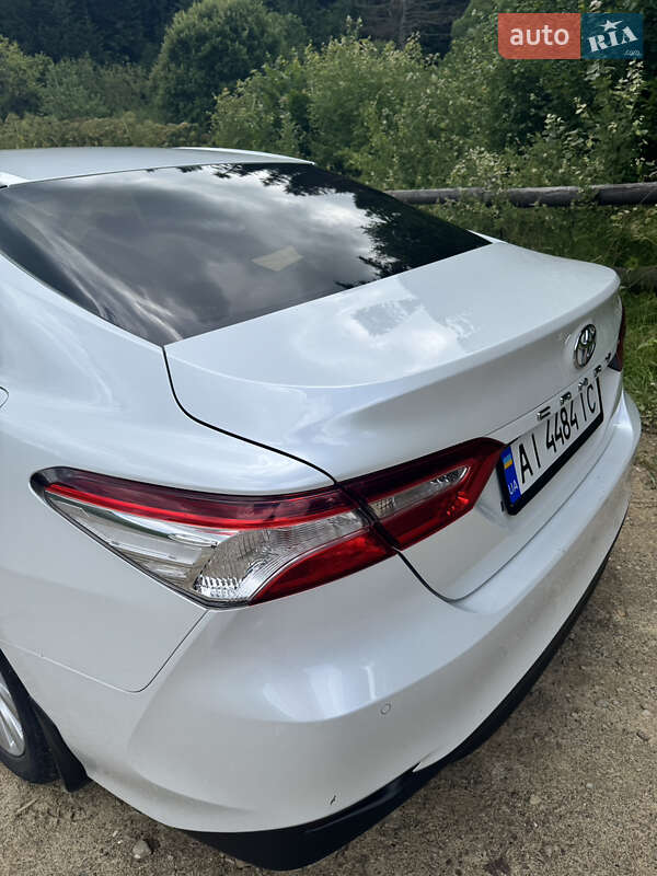 Седан Toyota Camry 2019 в Обухове
