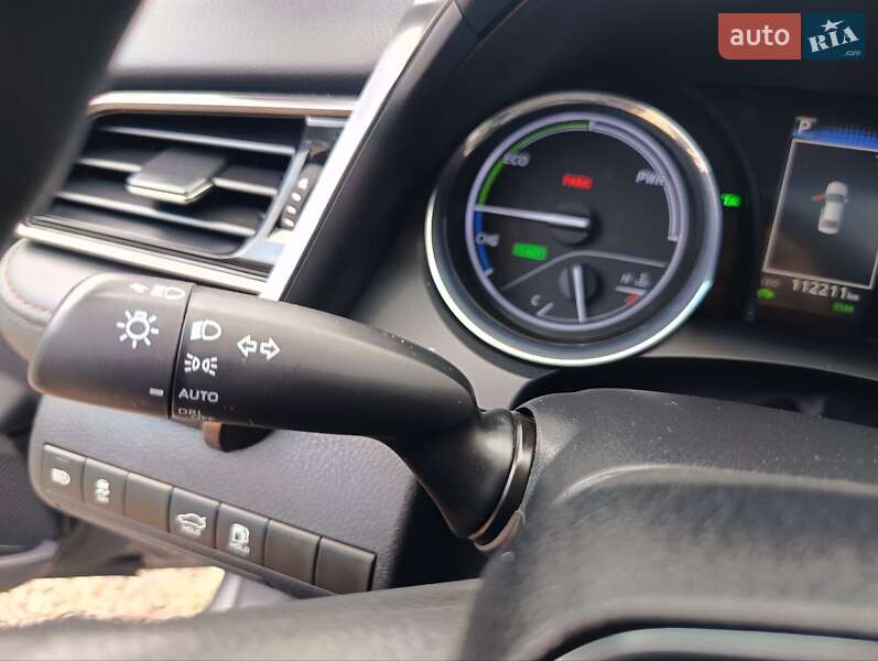 Седан Toyota Camry 2019 в Одессе