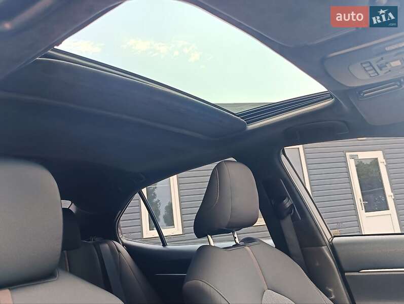 Седан Toyota Camry 2019 в Одессе