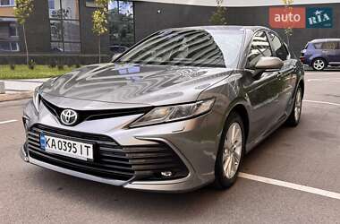 Седан Toyota Camry 2023 в Києві
