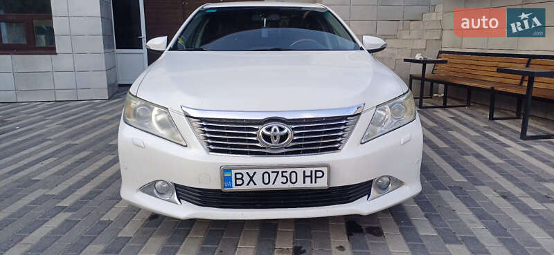 Седан Toyota Camry 2012 в Красилові