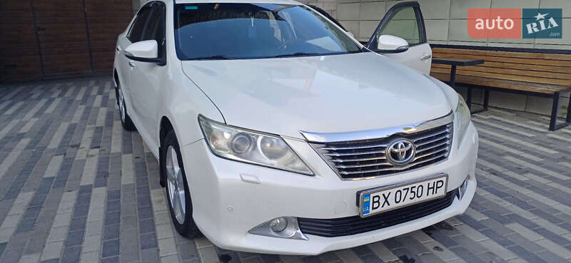 Седан Toyota Camry 2012 в Красилові