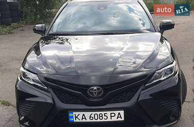 Седан Toyota Camry 2018 в Киеве
